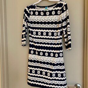 Navy blue and white lace print shift dress